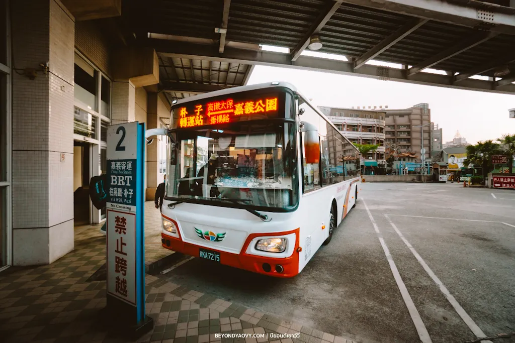 Rich results on Google's SERP when searching for 'วิธีเดินทางไปอาลีซาน', 'ไทเปไปอาลีซาน', 'รถบัสรับส่ง THSR', 'BRT Express’, and 'THSR shuttle bus'